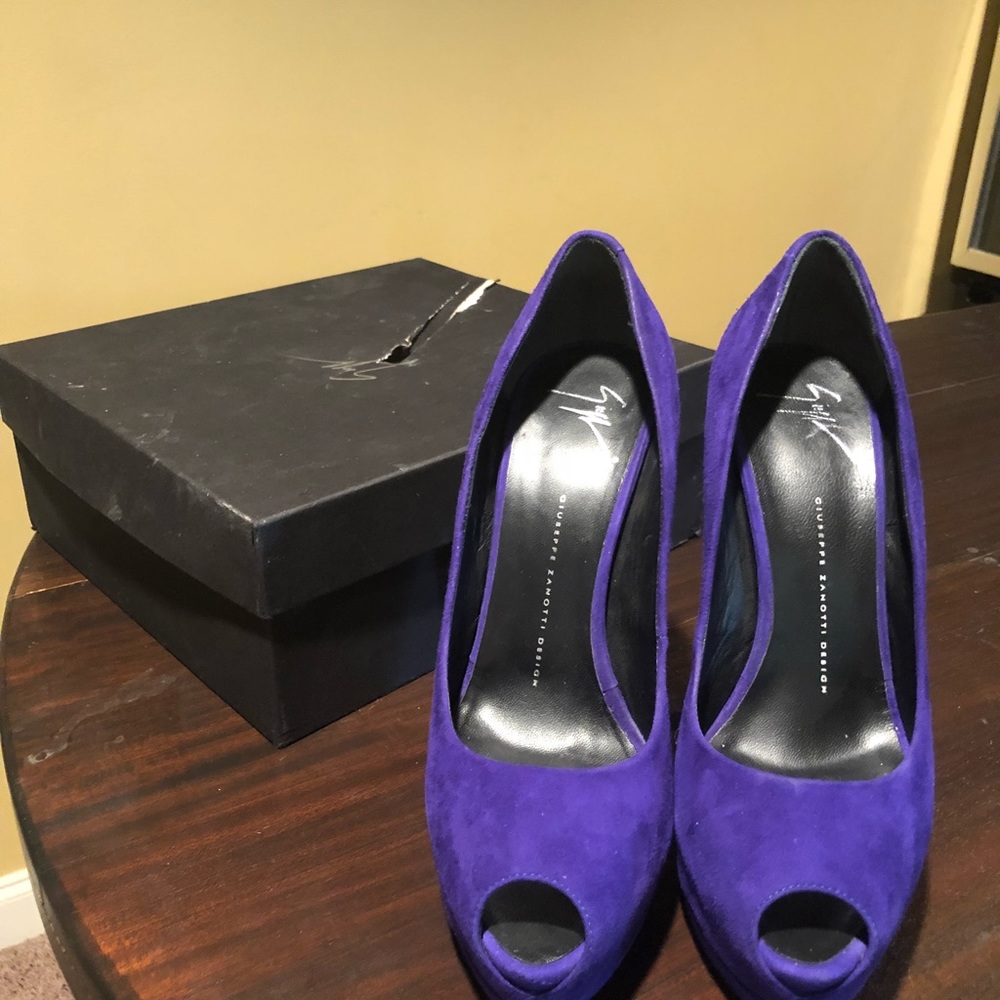 Indigo Giuseppe Zanotti Peeptoes 100000%